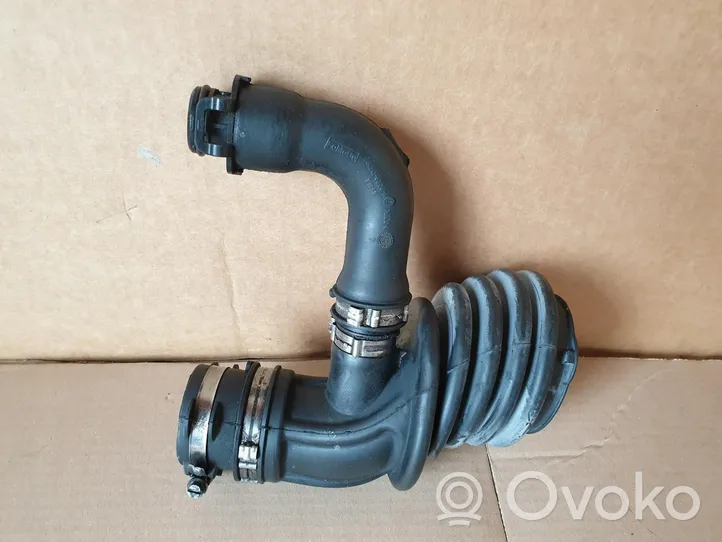 Volvo C30 Tube d'admission d'air 7210086501