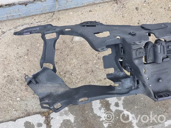 Volvo V60 Staffa del pannello di supporto del radiatore parte superiore 