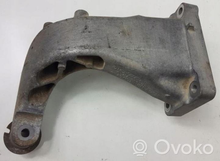 Mercedes-Benz C AMG W203 Engine mounting bracket A1122235204