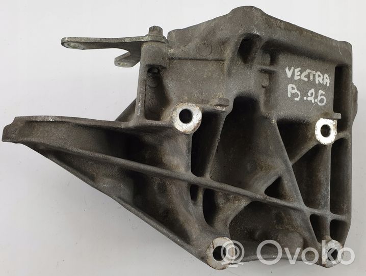 Opel Vectra B Mocowanie alternatora 9240101BR