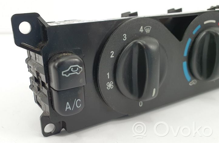 Mercedes-Benz ML W163 Ilmastoinnin ohjainlaite 1638300185