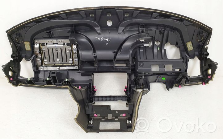 Renault Megane II Deska rozdzielcza 