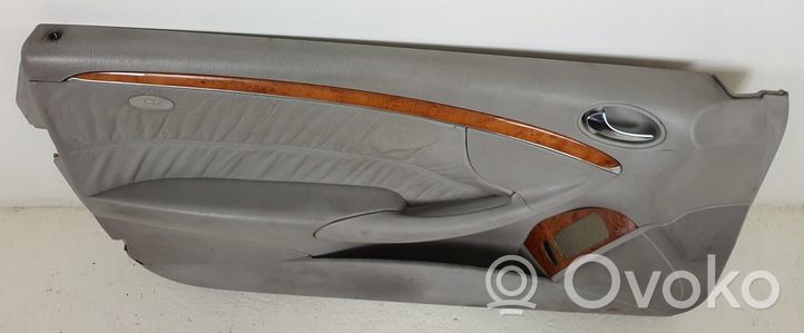 Mercedes-Benz CLK A209 C209 Garniture de panneau carte de porte avant A2097202770