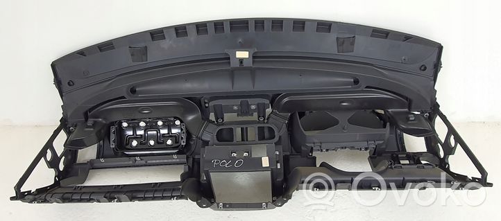 Volkswagen Polo IV 9N3 Dashboard 6Q1857001HP