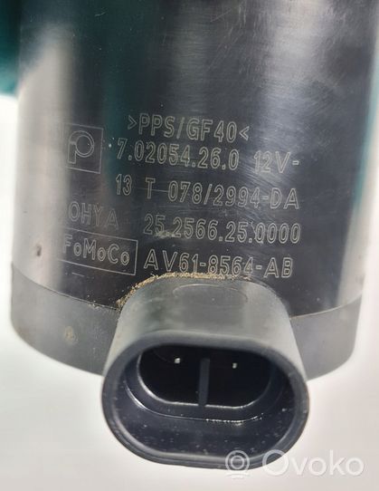 Volvo V40 Pompe de circulation d'eau, chauffage auxiliaire Webasto AV618564AB