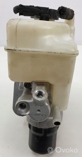 Mercedes-Benz SL R230 Główny cylinder hamulca A0004300112