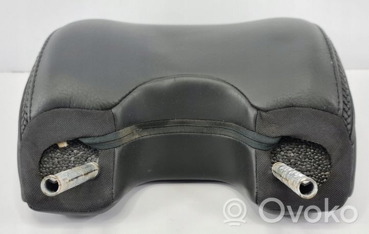 Volvo XC70 Priekinės sėdynės galvos atrama 