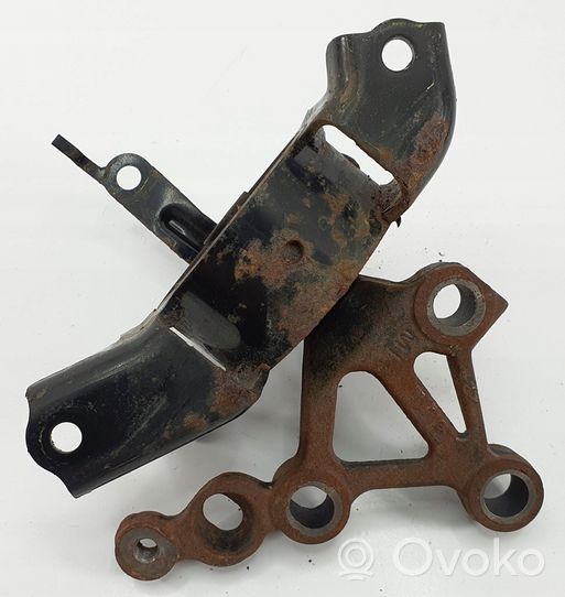 Daihatsu Cuore Engine mount bracket 