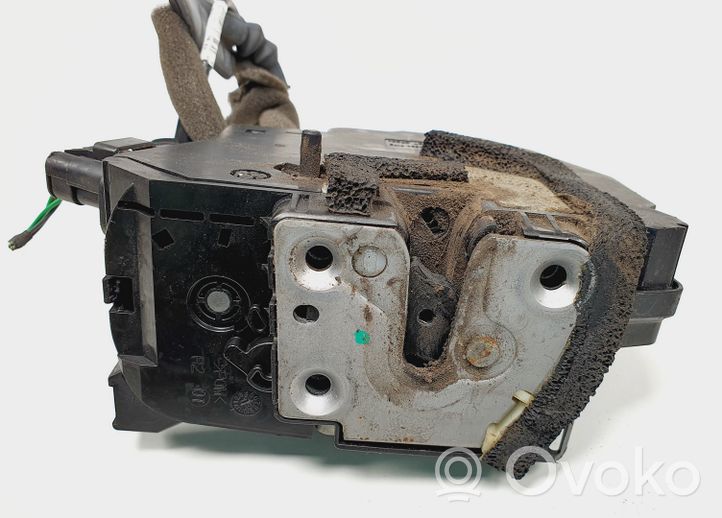 Renault Twingo III Sliding door lock 4072721401