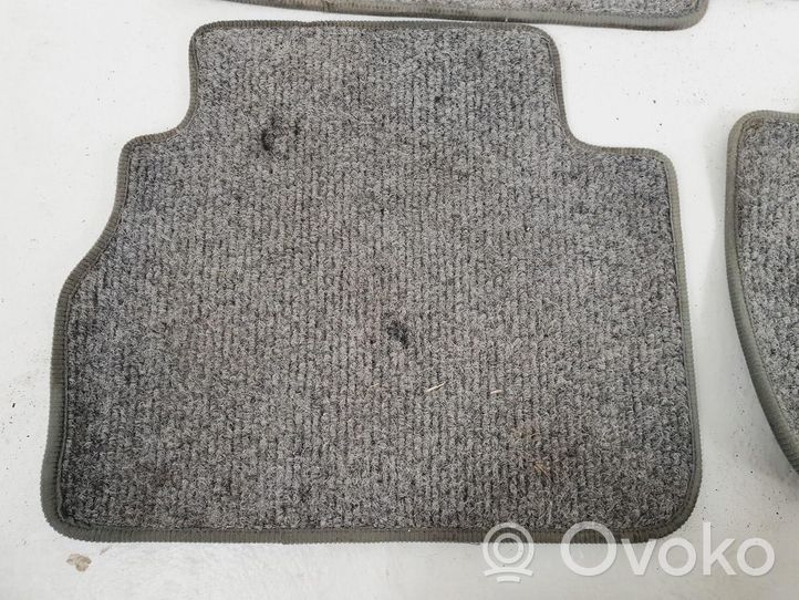 Mercedes-Benz 190 W201 Interior carpet 