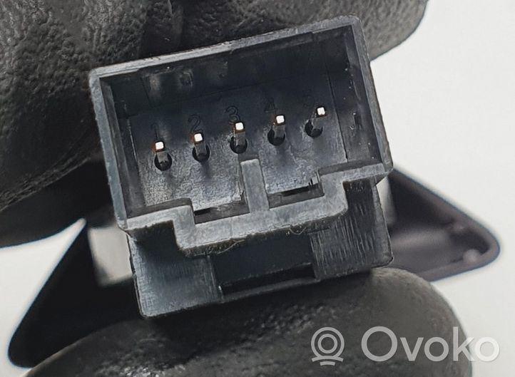 Volvo V70 Interrupteur feux de détresse 30739320