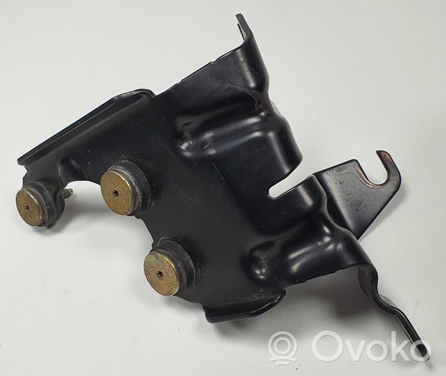 Volvo C70 ABS pump bracket 