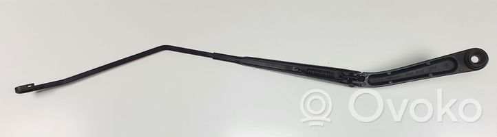 Nissan Qashqai Priekinio stiklo valytuvų kojelė W000014867