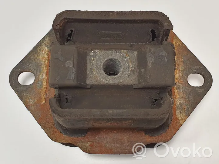 Volvo 960 Gearbox mounting bracket 