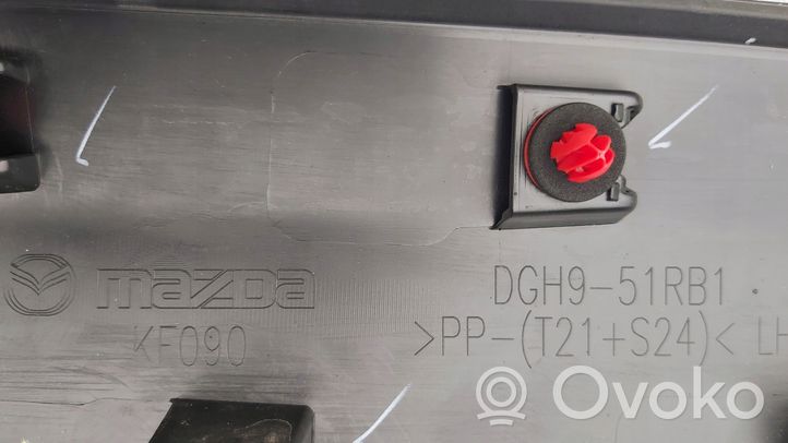 Mazda CX-30 Listwa drzwi DGH951RBI