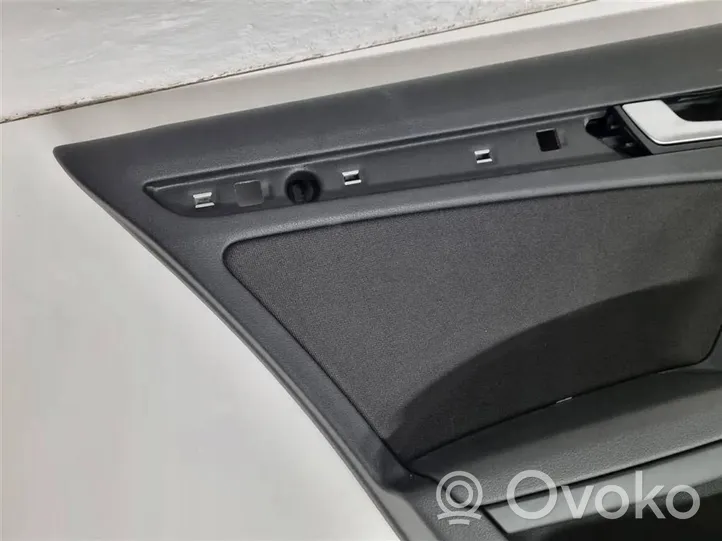 Audi A4 S4 B8 8K Takaoven verhoilu 