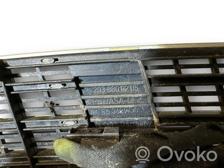 Mercedes-Benz C W203 Grille calandre de capot 