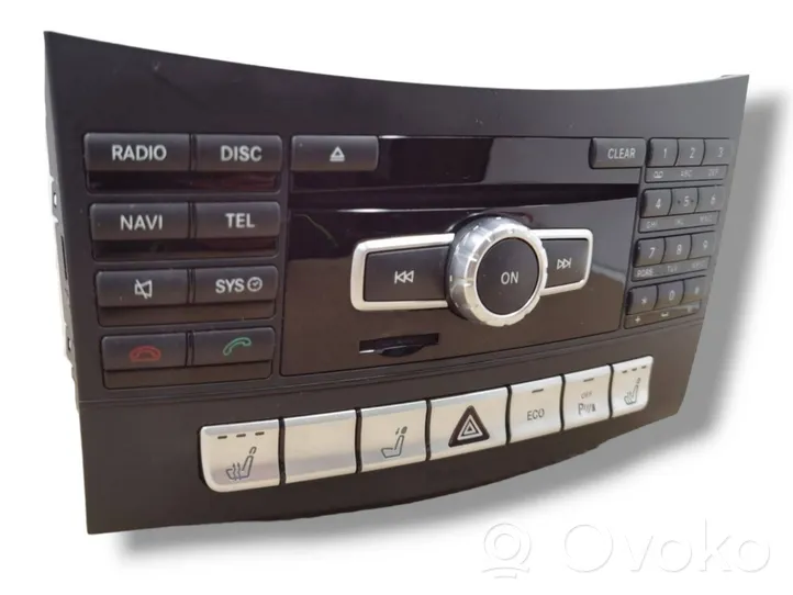 Mercedes-Benz E W212 Panel / Radioodtwarzacz CD/DVD/GPS A2129052401