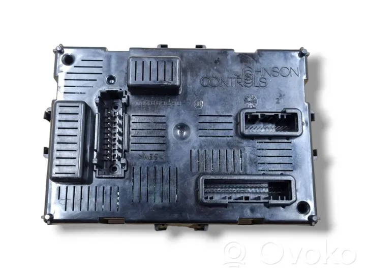 Renault Clio III Komputer / Sterownik ECU i komplet kluczy S120200105A