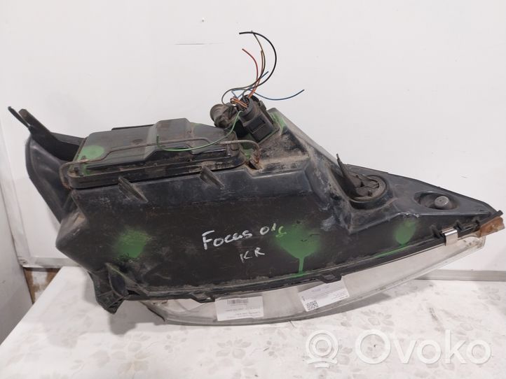 Ford Focus Phare frontale XS4113006