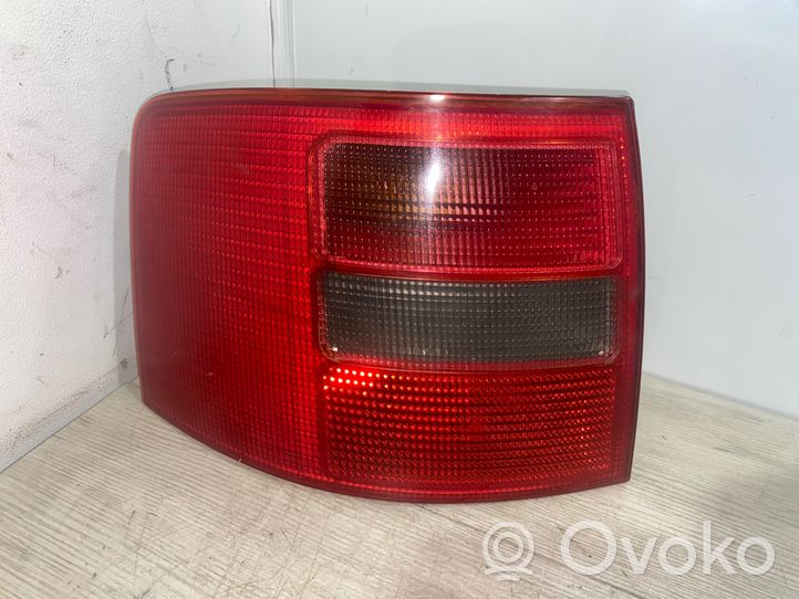 Audi A6 S6 C5 4B Lampa tylna 4B9945095D