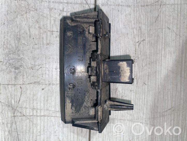 Citroen C3 Uchwyt / Rączka zewnętrzna otwierania klapy tylnej / bagażnika 9638861177