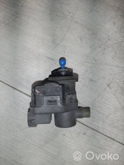 Nissan Primera Moteur de réglage du niveau des phares 7700420737