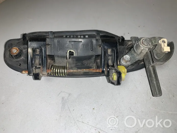 Opel Zafira B Klamka zewnętrzna drzwi tylnych 060523