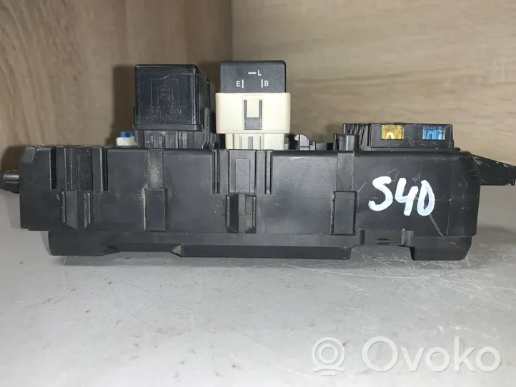 Volvo S40 Module de fusibles 0L12-0559