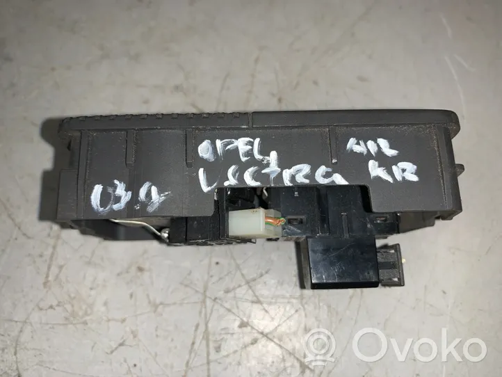 Opel Vectra C Interruttore di controllo dell’alzacristalli elettrico GM24437646