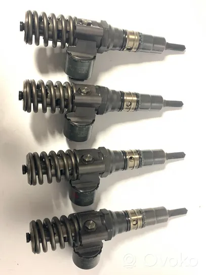 Mitsubishi Grandis Fuel injectors set 0414720404