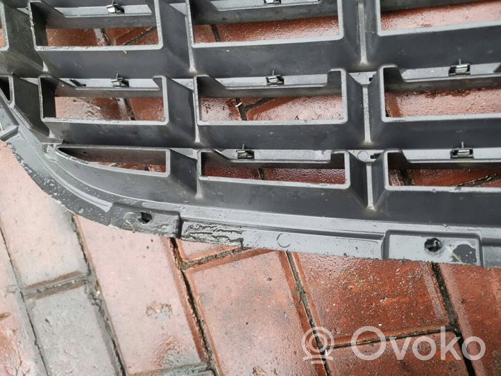 Chrysler Pacifica Front bumper upper radiator grill 04857625AA