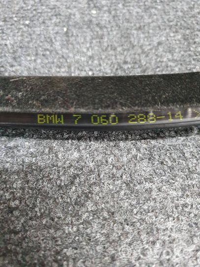 BMW 3 E90 E91 Galinė sandarinimo guma (ant kėbulo) 7060288