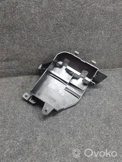 BMW 3 F30 F35 F31 Kita variklio skyriaus detalė 9367069