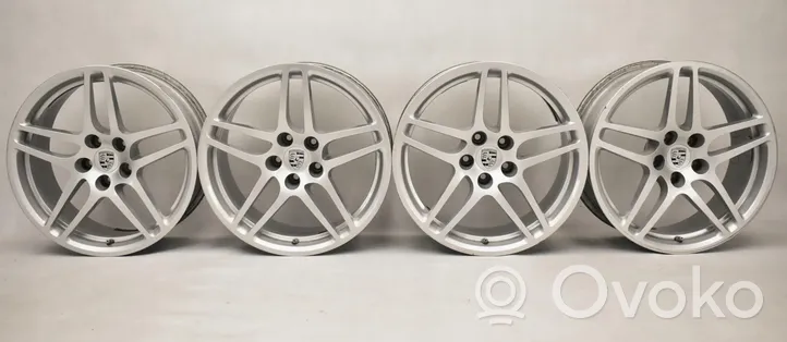 Porsche Macan R18 alloy rim 