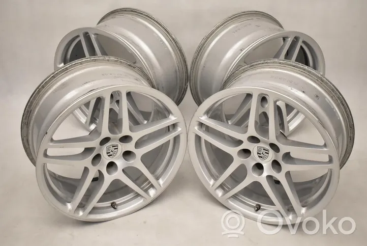 Porsche Macan R18 alloy rim 