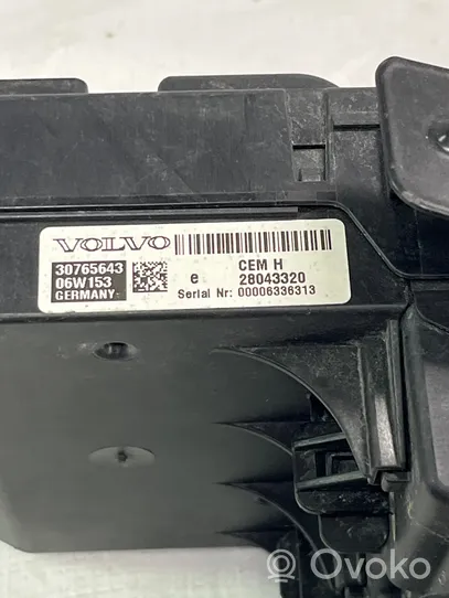 Volvo XC90 Module de fusibles 30765643