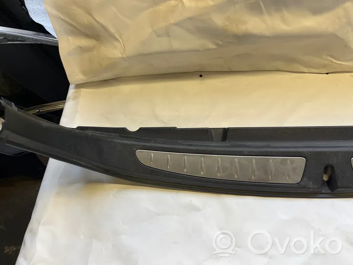 BMW 3 F30 F35 F31 Slēdzenes dekoratīvā apdare 7221875