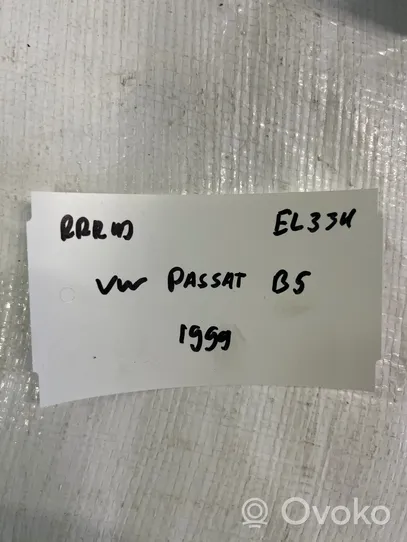 Volkswagen PASSAT B5 Pyyhkijän vipu 8D0953503