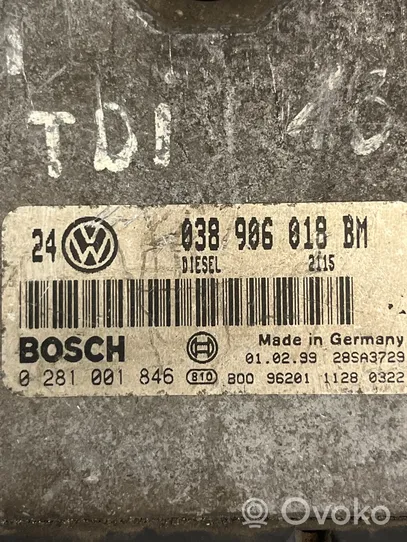 Volkswagen Golf IV Calculateur moteur ECU 038906018BM