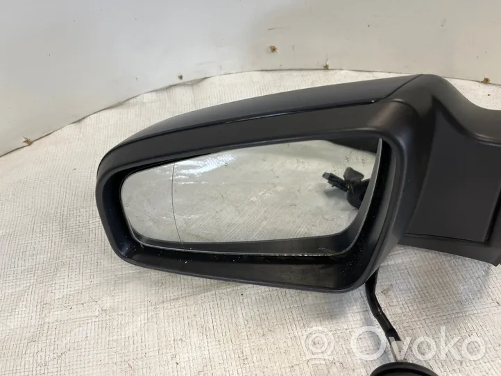 Opel Zafira B Front door electric wing mirror 13131969