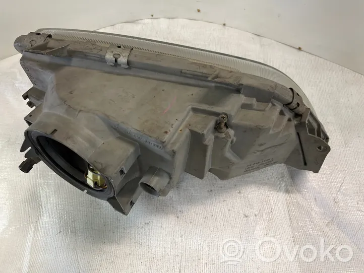 Opel Omega B1 Phare frontale 084421104L