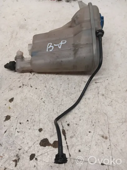 Audi A4 S4 B8 8K Vase d'expansion / réservoir de liquide de refroidissement 8K0121403