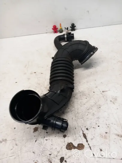 BMW 3 F30 F35 F31 Tube d'admission d'air 386509