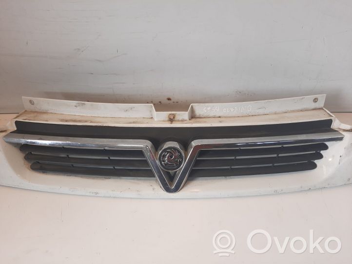 Opel Vivaro Oberes Gitter vorne 8200233763