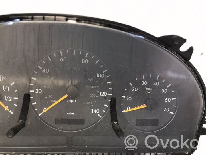 Mercedes-Benz ML W163 Speedometer (instrument cluster) A1635402247