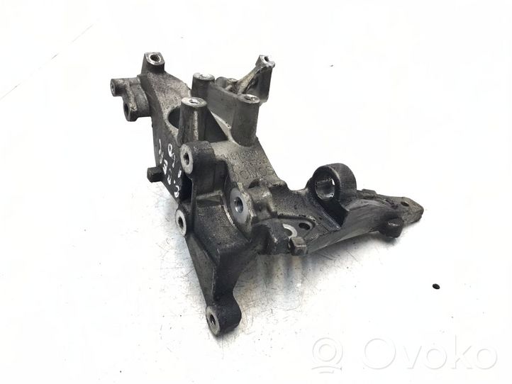 Citroen C4 Grand Picasso Engine mounting bracket 9684613880