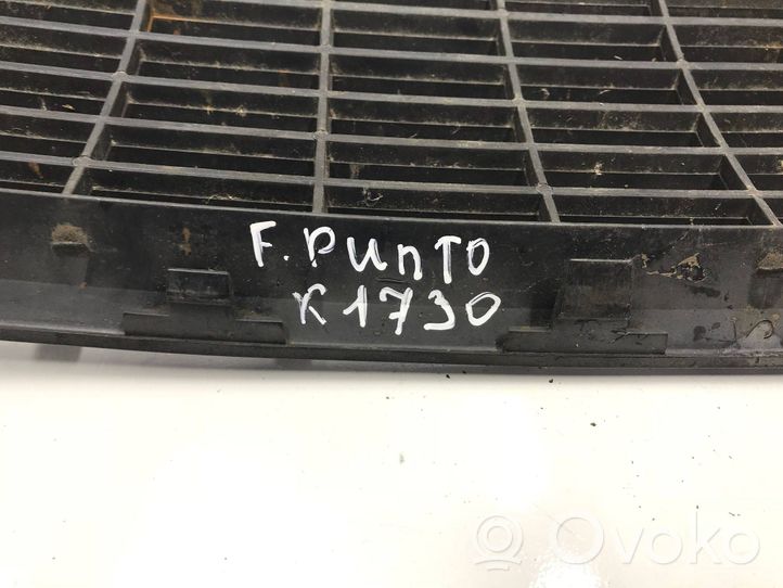 Fiat Grande Punto Emblemat / Znaczek K1730