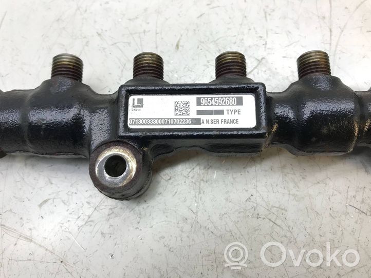 Citroen Xsara Picasso Tuyau de conduite principale de carburant 9654592680