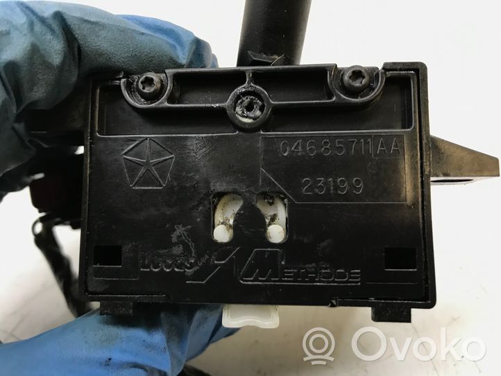 Chrysler Voyager Commodo d'essuie-glace 04685711AA
